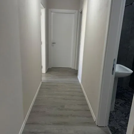 Appartement Univers Near Airport *